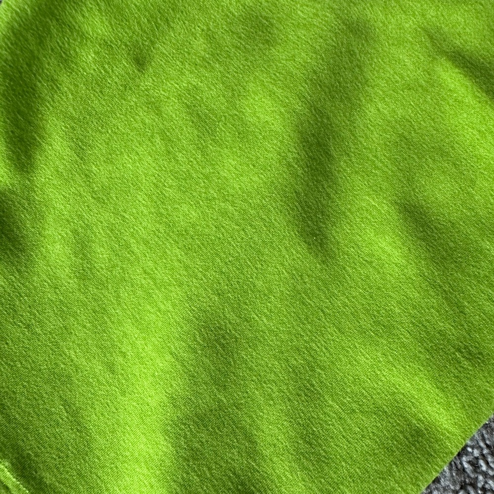 Set Beyond Yoga Neon Green Athletic Shorts and Bra - Picture 5 of 5